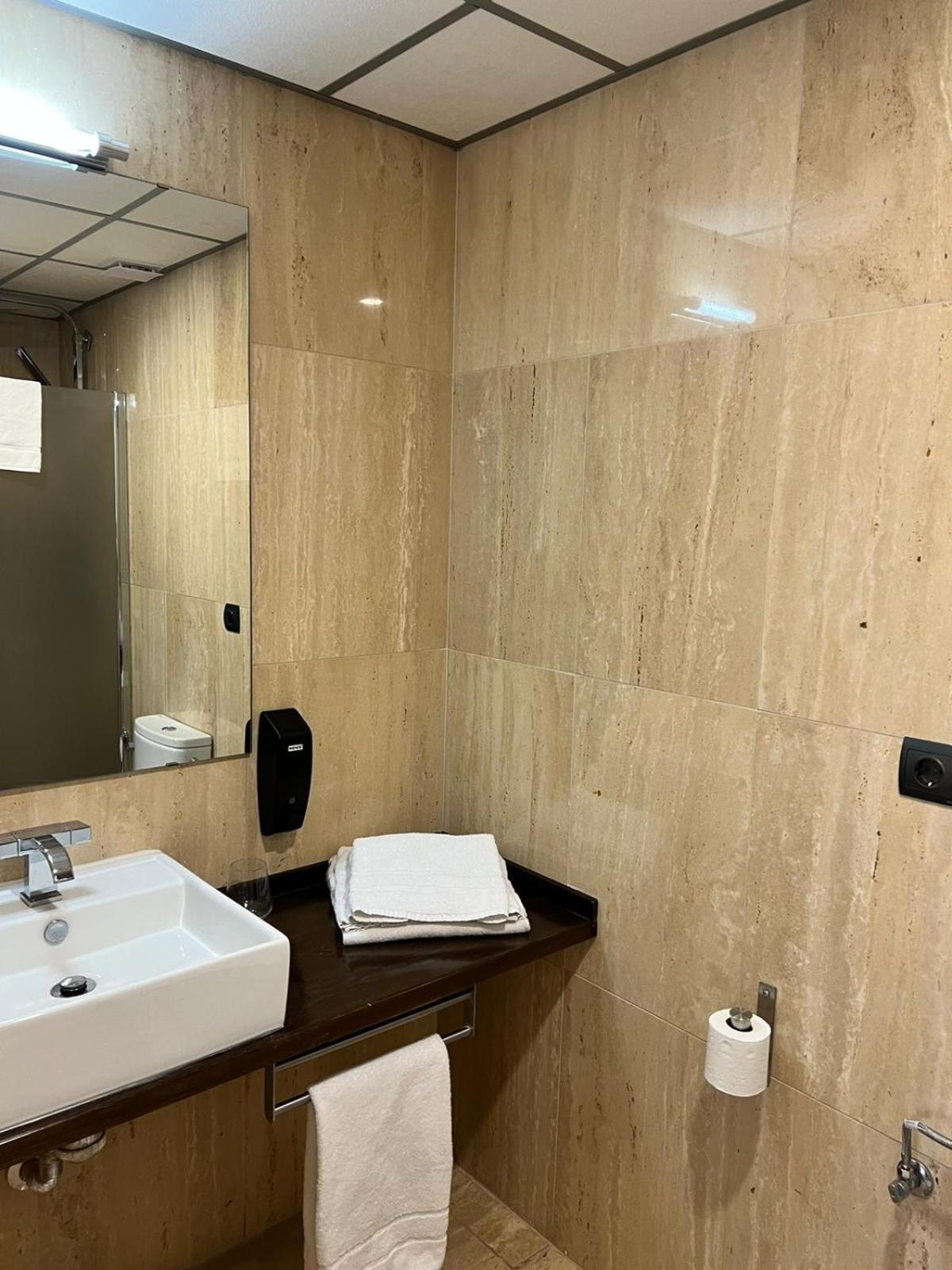 סרגוסה Vtz Hotel San Valero מראה חיצוני תמונה